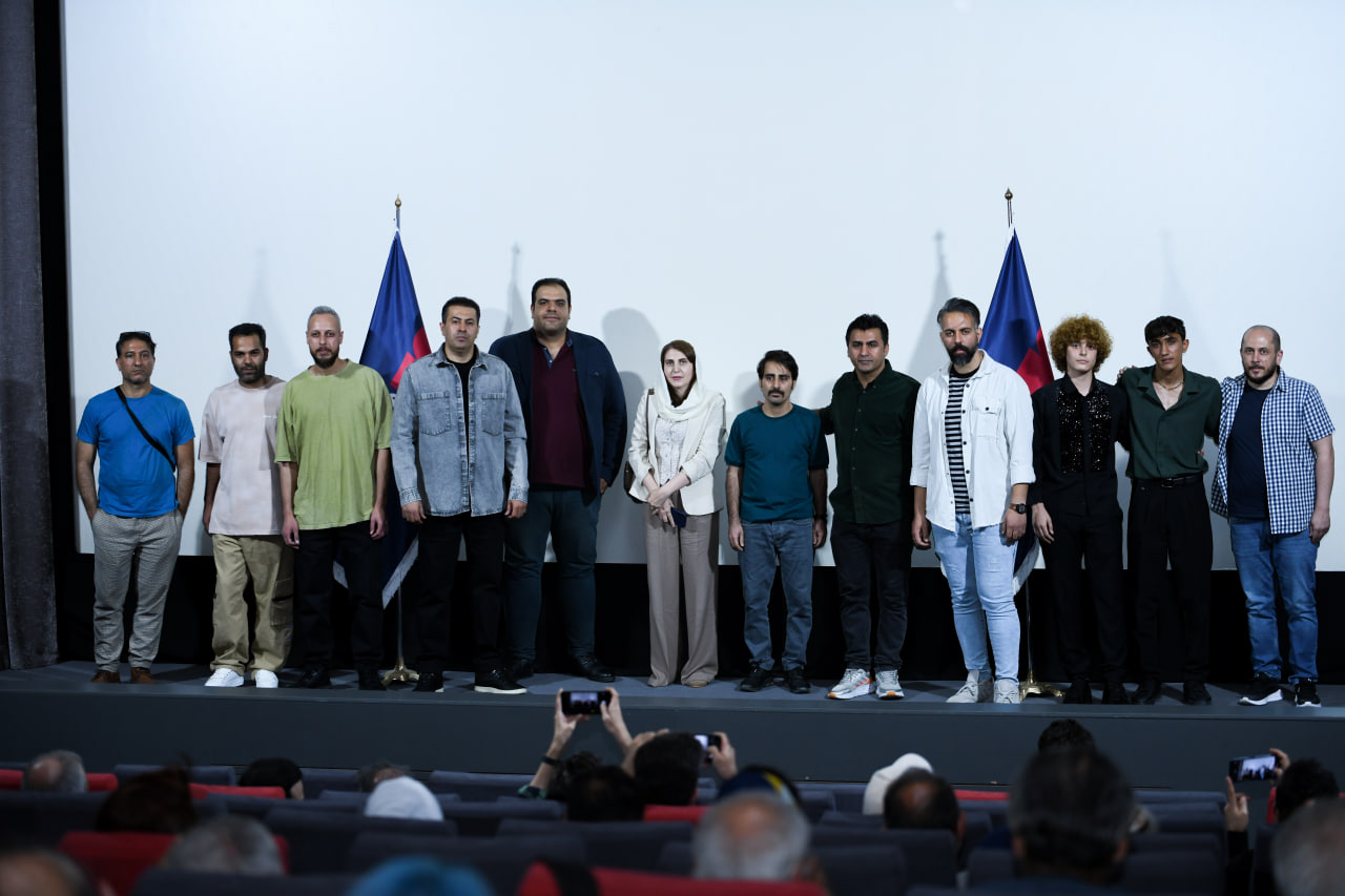 مراسم رونمایی و اکران افتتاحیه  فیلم سینمایی «باد در کشتزارهای نیشکر» 