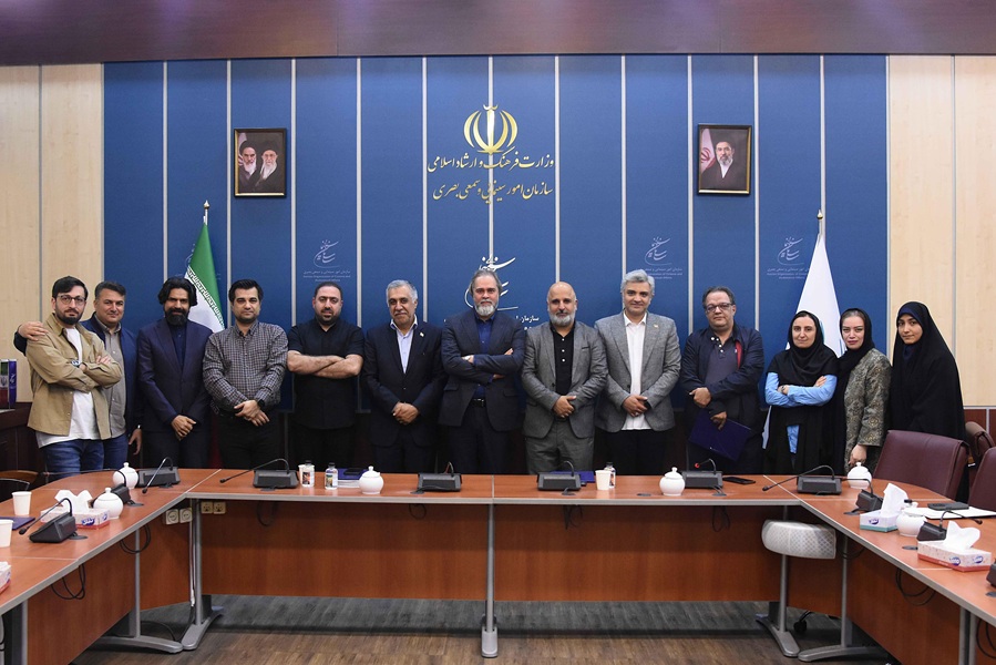 تقدیر از مدیران روابط عمومی مرکز گسترش سینمای مستند و گروه سینمایی هنر و تجربه 